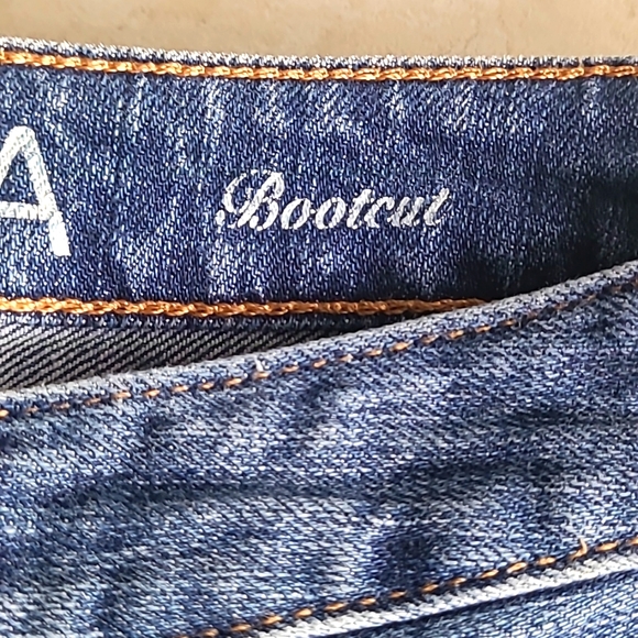 Nautica Jean Bootcut.  29" Long - Picture 4 of 8